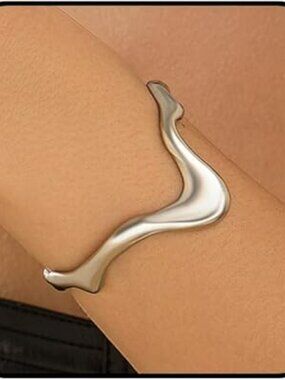 NEW Chunky Silver Wavy Cuff Bracelet for Women Minimalist Twisty Unique Trend
